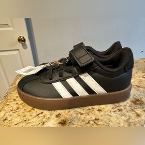 NWT❗️VL COURT 3.0 SKATEBOARDING SHOES KIDS